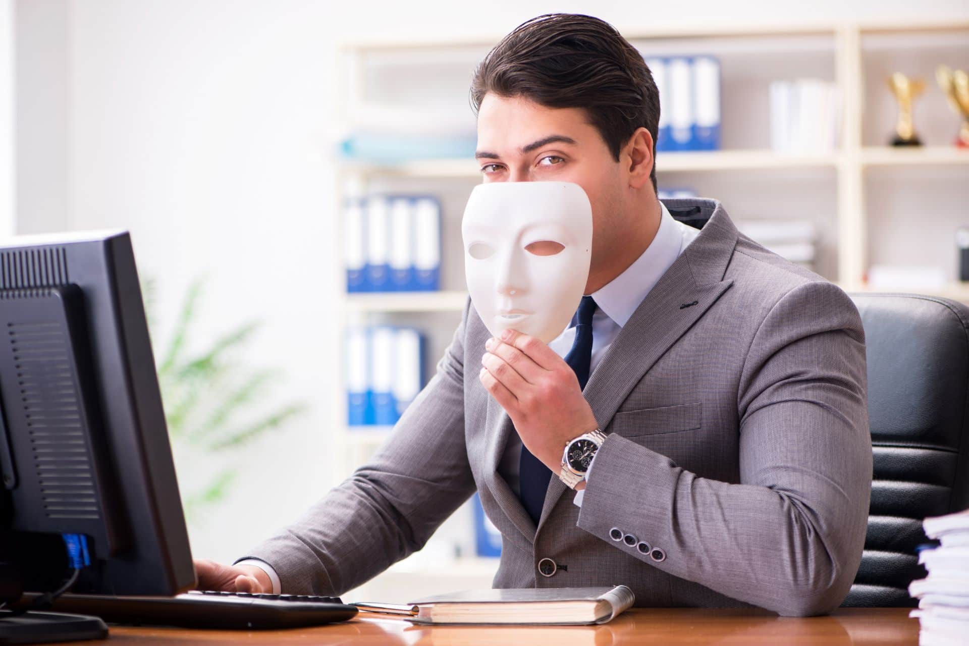 A Guide to Spotting Fake Recruiters and Protecting Yourself - Aplin Blog